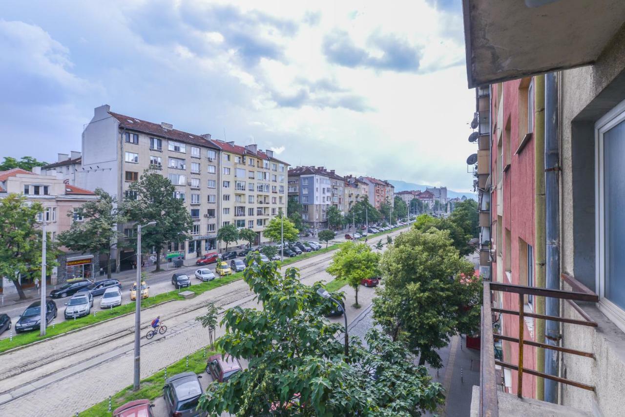 Visit Sofia | Macedonia Square Central Apartment Bagian luar foto